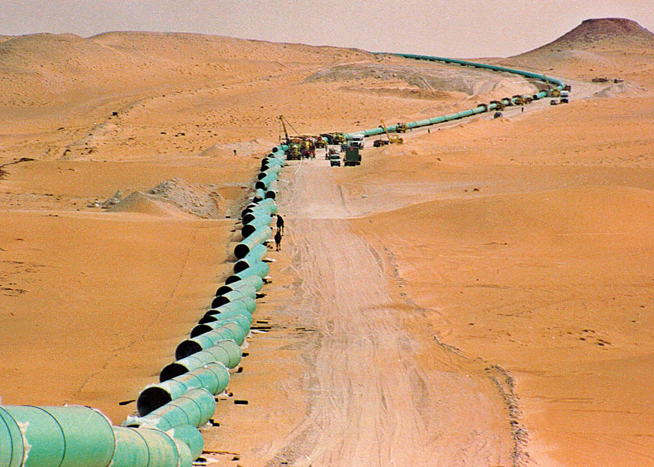 60-inch diameter Qurrayah Seawater Supply Pipeline under construction in Saudi Arabia.